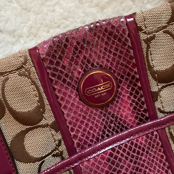 Coach Shoulder Bag - Picture 3 of 6